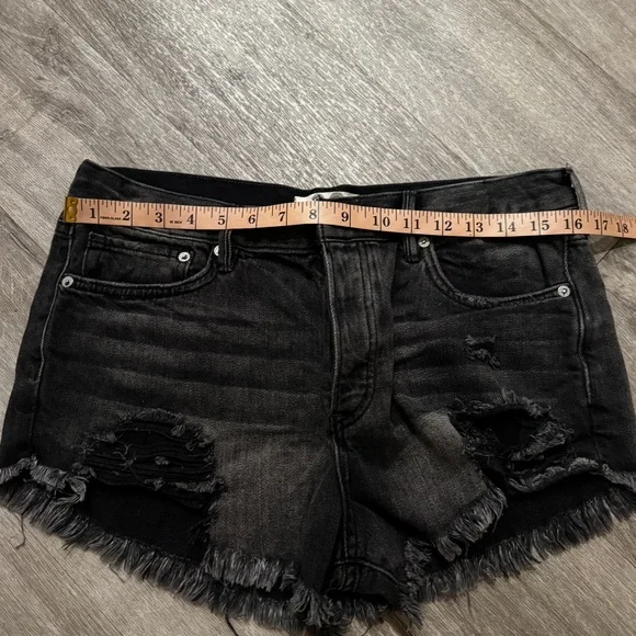We The Free Black Women's distressed Jean shorts - Picture 3 of 6